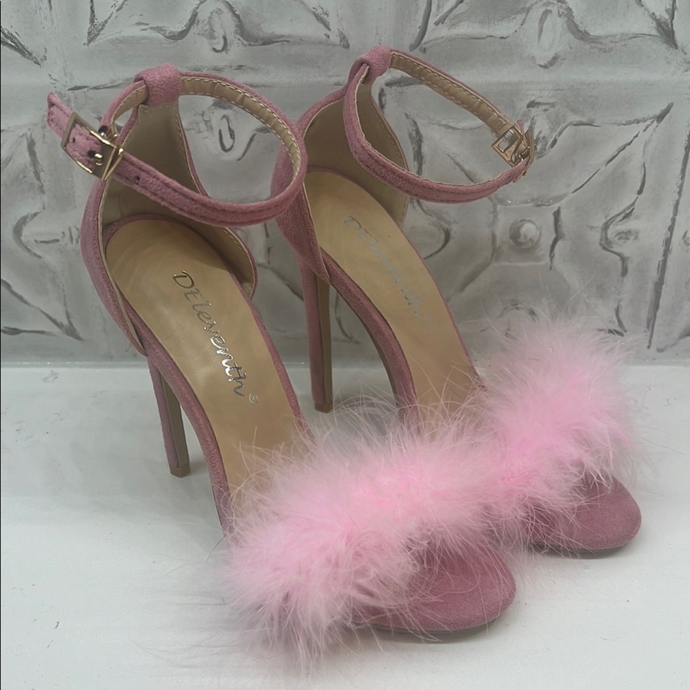 Incredible Pink Feathered Women's Heels Size 6